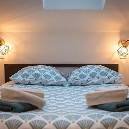 Le Cocon - Duplex Au Coeur Des Eyzies Apartment